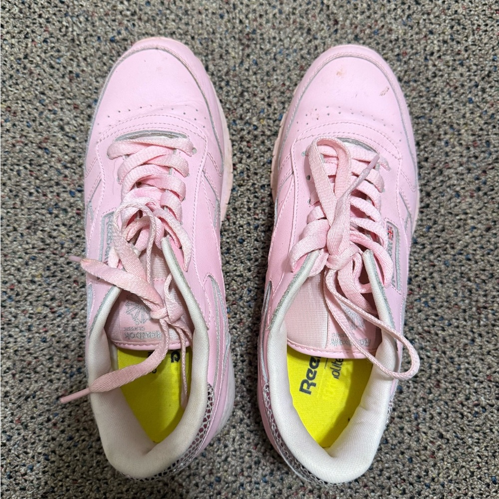 Pink Reebok Tennis shoes